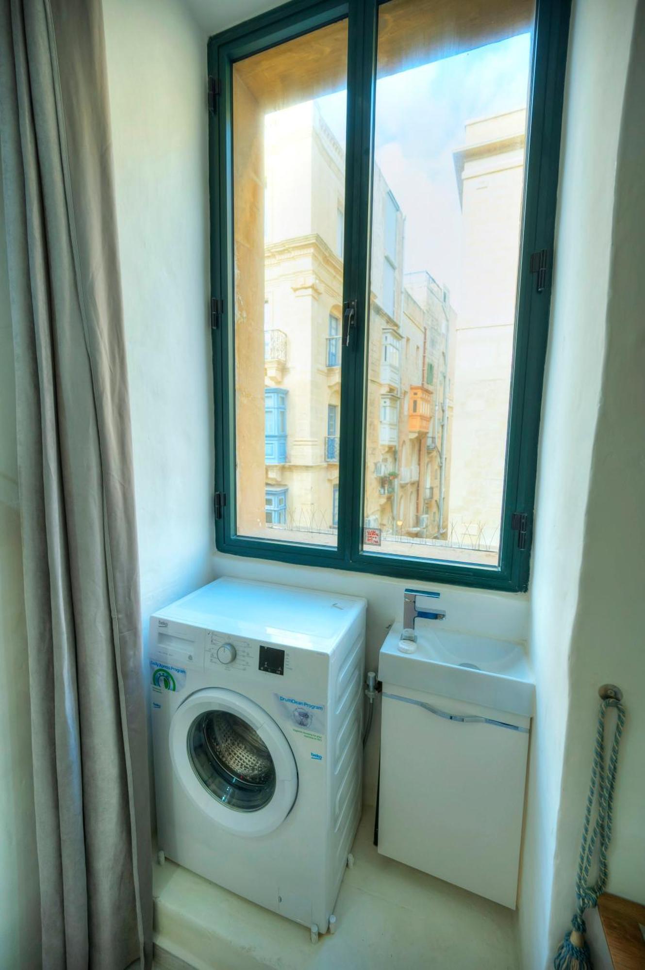Charming 3 Storey Apartment In Valletta Centre, Ngri1-1 Bagian luar foto
